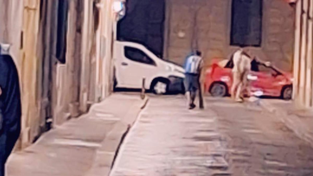 Firenze, spaccata alla finestra di un albergo in Via della Scala: "Per fortuna gli ospiti erano via" Firenze, spaccata alla finestra di un albergo in Via della Scala: "Per fortuna gli ospiti erano via"