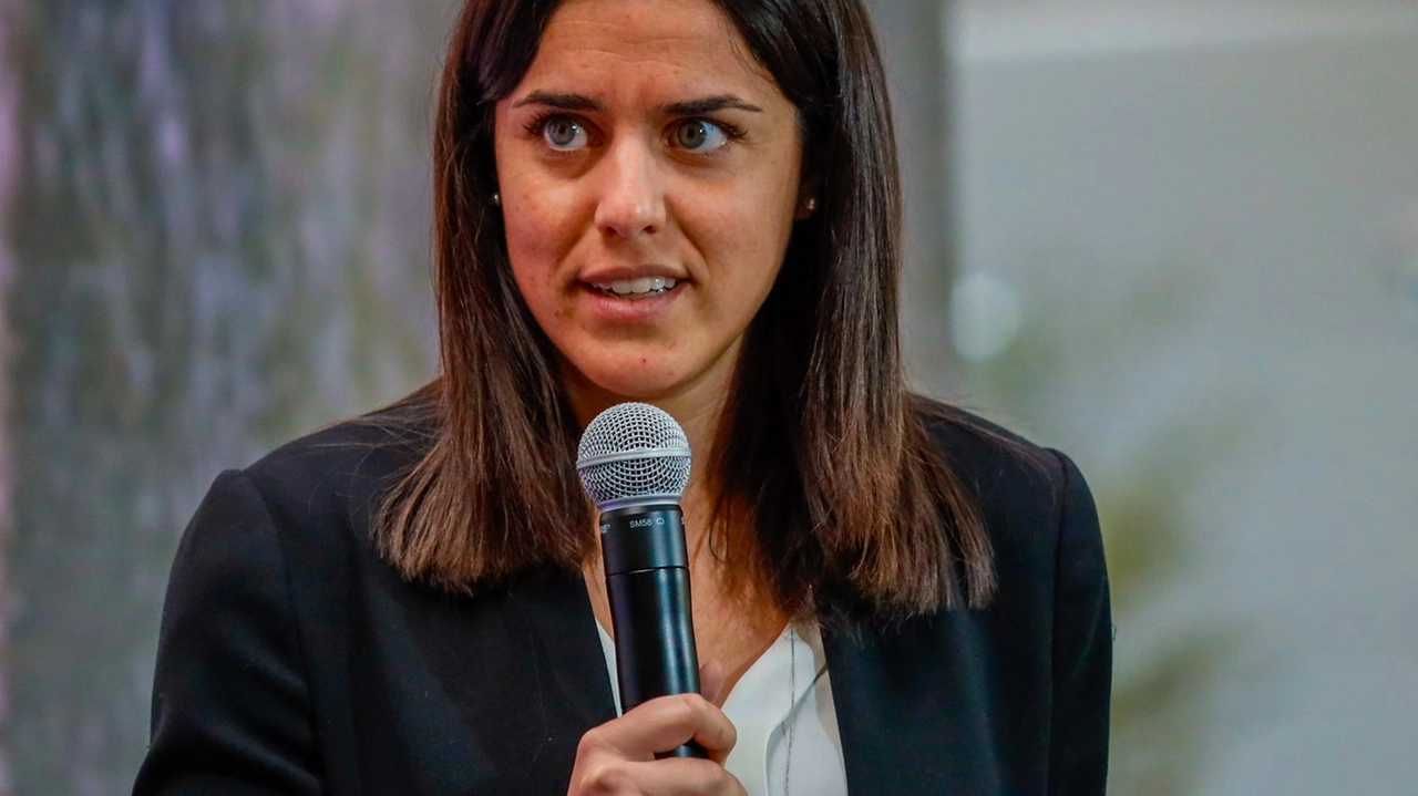 La giunta presenta le linee per i prossimi tre anni. Adeguamenti sismici, riqualificazioni e restauri. Previsto anche il recupero di villa Solaria: oltre un milione per rifare sentieri, arredi e piantare alberi. La giunta presenta le linee per i prossimi tre anni. Adeguamenti sismici, riqualificazioni e restauri. Previsto anche il recupero di villa Solaria: oltre un milione per rifare sentieri, arredi e piantare alberi.