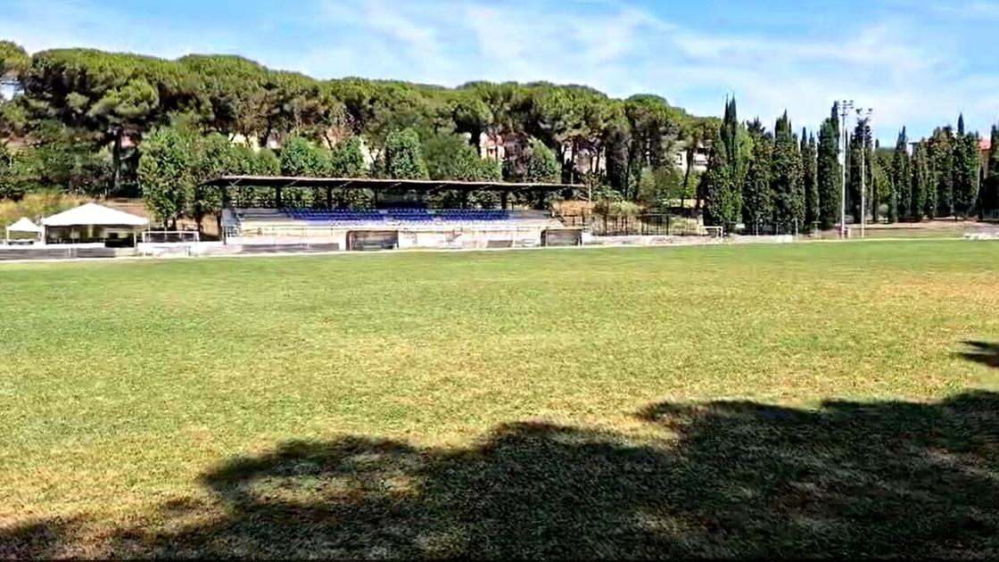 https://www.lanazione.it/image-service/view/acePublic/alias/contentid/OGQzNGM3MzMtNWRjNi00/0/stadio-foiano.jpeg?f=16:9&w=1200&h=630