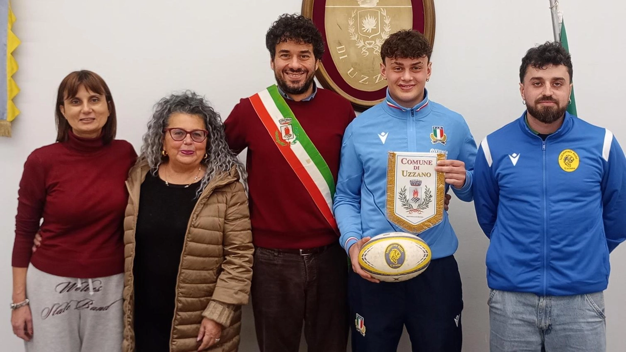 In foto Samuele Della Ragione nel momento della premiazione In foto Samuele Della Ragione nel momento della premiazione
