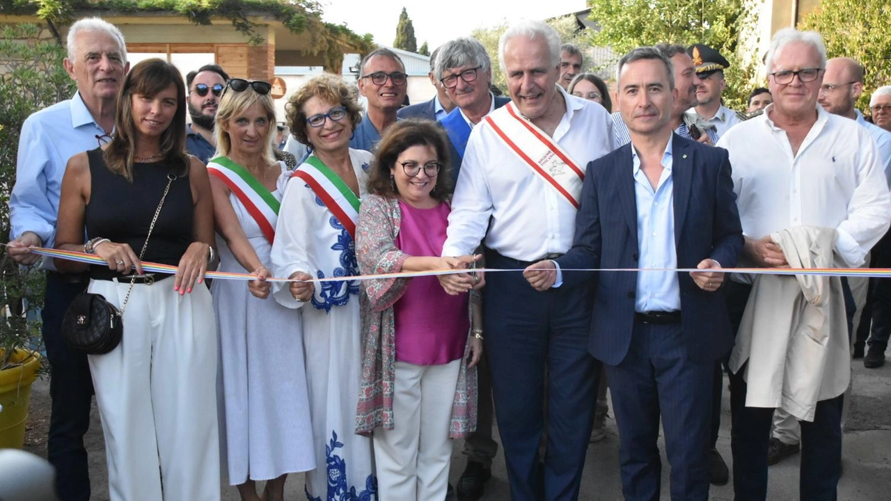 Il momento del taglio del nastro dell’edizione numero 36. di Festambiente Stasera sul palco saliranno Valerio Lundini & i VazzaNikki Il momento del taglio del nastro dell’edizione numero 36. di Festambiente Stasera sul palco saliranno Valerio Lundini & i VazzaNikki