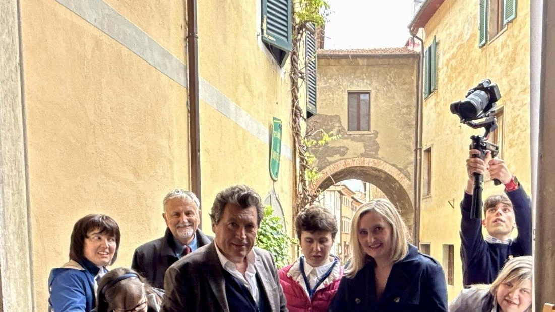 Taglio del nastro per i dieci anni del laboratorio della Conserveria