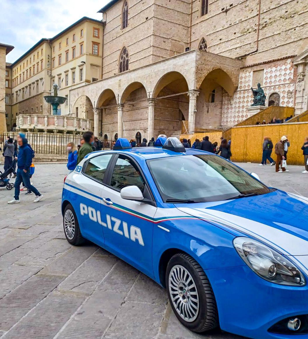 Trovati con gioielli e soldi: minori denunciati per furto in casa Trovati con gioielli e soldi: minori denunciati per furto in casa