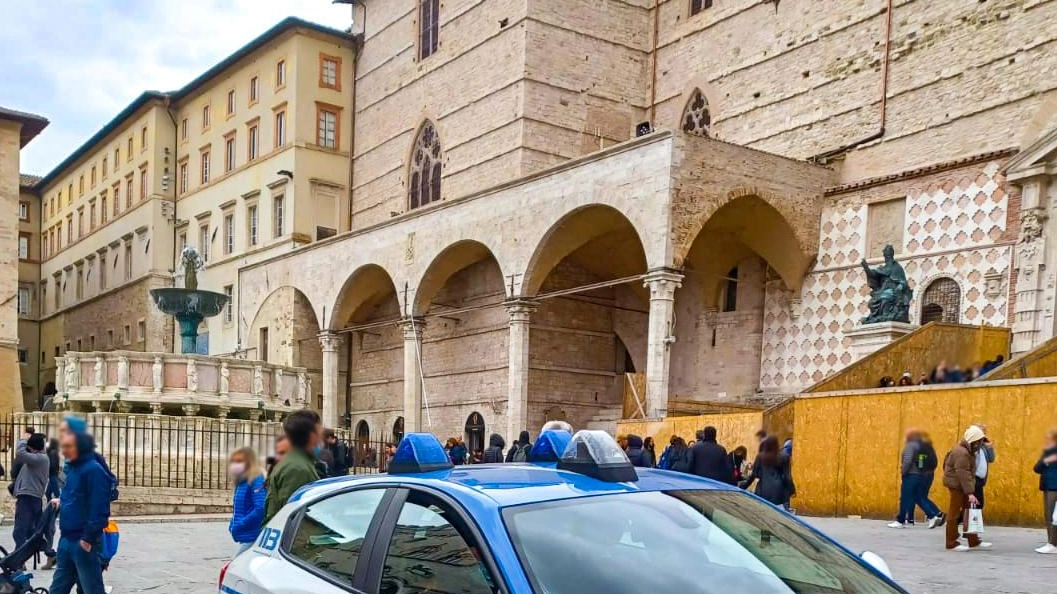 PERUGIA - Hanno tredici anni. Sono stati denunciati a piede libero per aver rubato all’interno di una casa a Perugia....