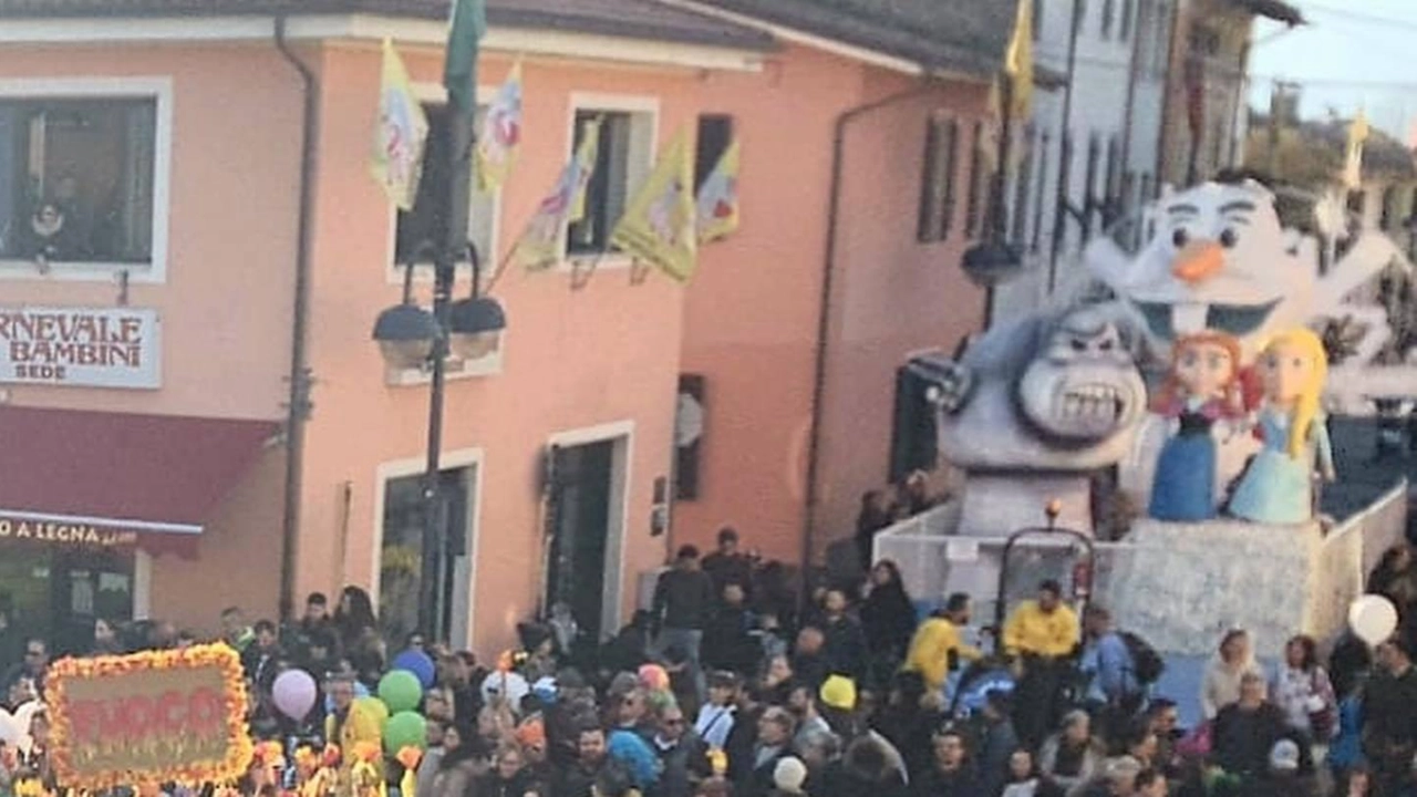 Domani i corsi dedicati ai più piccoli nelle frazioni di Castelfranco e Montopoli. Domenica 16 febbraio prende il via la tradizionale sfida tra i quattro gruppi della cittadina conciaria . Domani i corsi dedicati ai più piccoli nelle frazioni di Castelfranco e Montopoli. Domenica 16 febbraio prende il via la tradizionale sfida tra i quattro gruppi della cittadina conciaria .