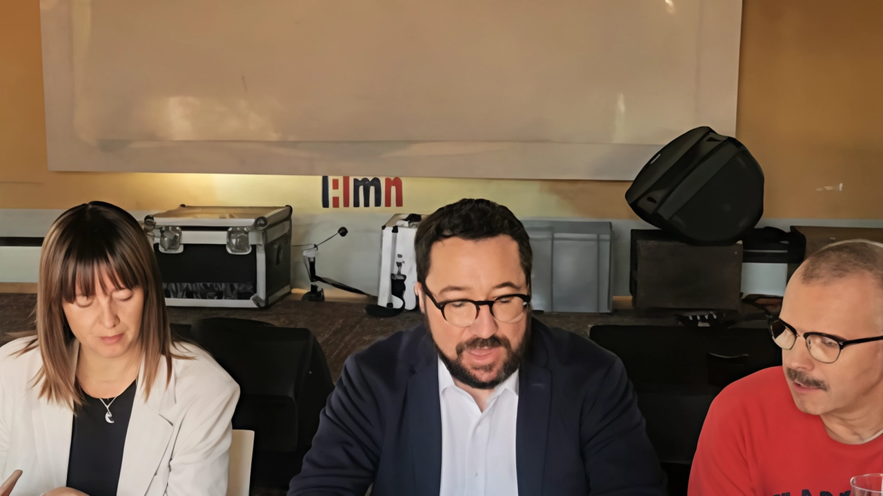 A Fucecchio si celebra l'importanza della memoria storica con 'Estate44' e la creazione di un archivio dedicato. Testimonianze cruciali del passato devono essere preservate e condivise per non dimenticare il prezzo della libertà. A Fucecchio si celebra l'importanza della memoria storica con 'Estate44' e la creazione di un archivio dedicato. Testimonianze cruciali del passato devono essere preservate e condivise per non dimenticare il prezzo della libertà.