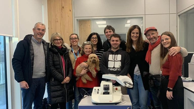 La consegna del vibratomo da parte dell’associazione Matilde Capecchi-Margherita Silenziosa, avvenuta nei mesi scorsi La consegna del vibratomo da parte dell’associazione Matilde Capecchi-Margherita Silenziosa, avvenuta nei mesi scorsi