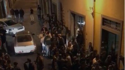 Il centro storico di San Miniato piace a tantissimi giovani che specie nel fine settimana raggiungono i locali e affollano le strade (. foto di repertorio Il centro storico di San Miniato piace a tantissimi giovani che specie nel fine settimana raggiungono i locali e affollano le strade (. foto di repertorio
