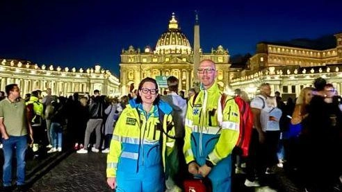 Un momento dei volontari nella capitale per il funerale del Papa