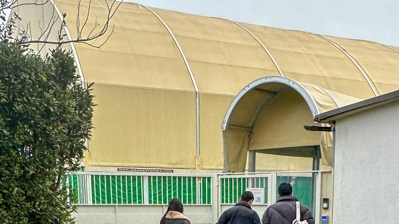 Il campo da padel all’interno del circolo Arci Dino Manetti è finito nel mirino dei residenti che protestano per i rumori fino a tarda sera