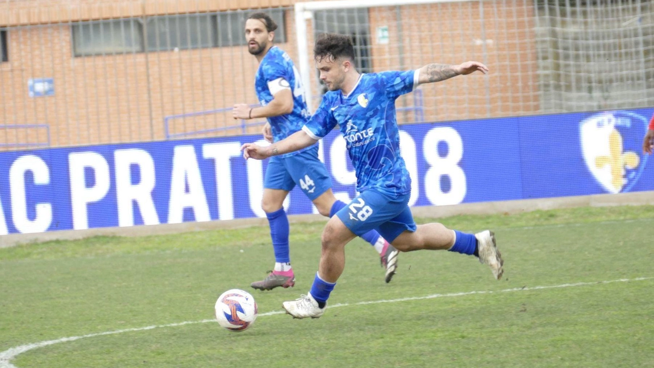 Una partita dell’Ac Prato nella stagione conclusa a metà classifica