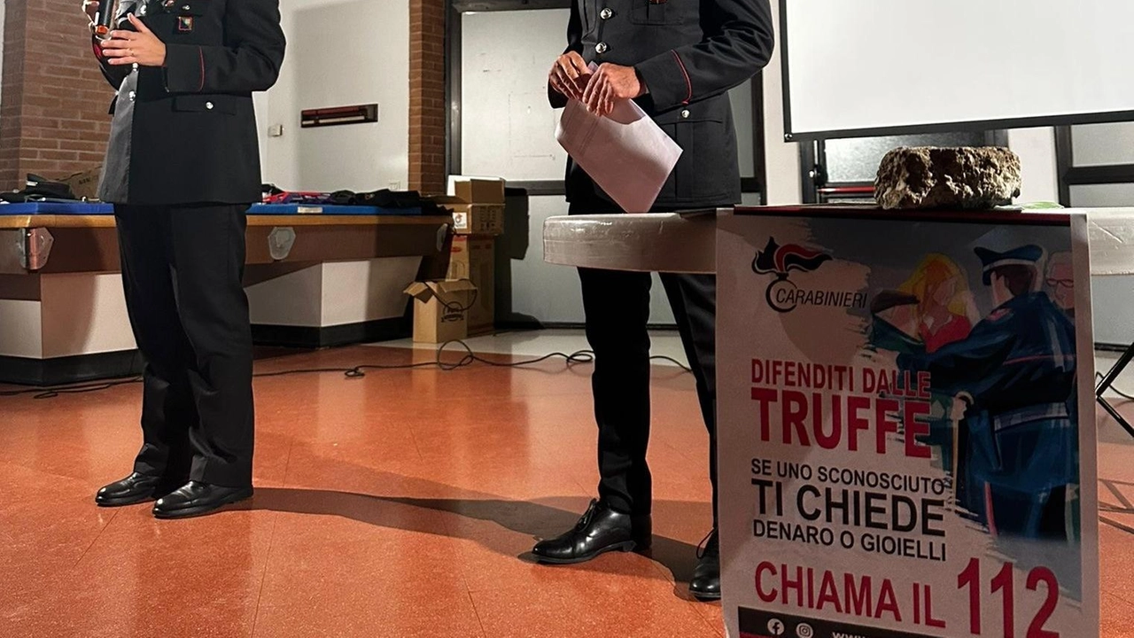 Il comandante della Compagnia carabinieri di Perugia, maggiore Roberta Cozzolino, e il comandante della Stazione di Perugia-Fortebraccio, maresciallo maggiore Giuseppe Pontemezzo