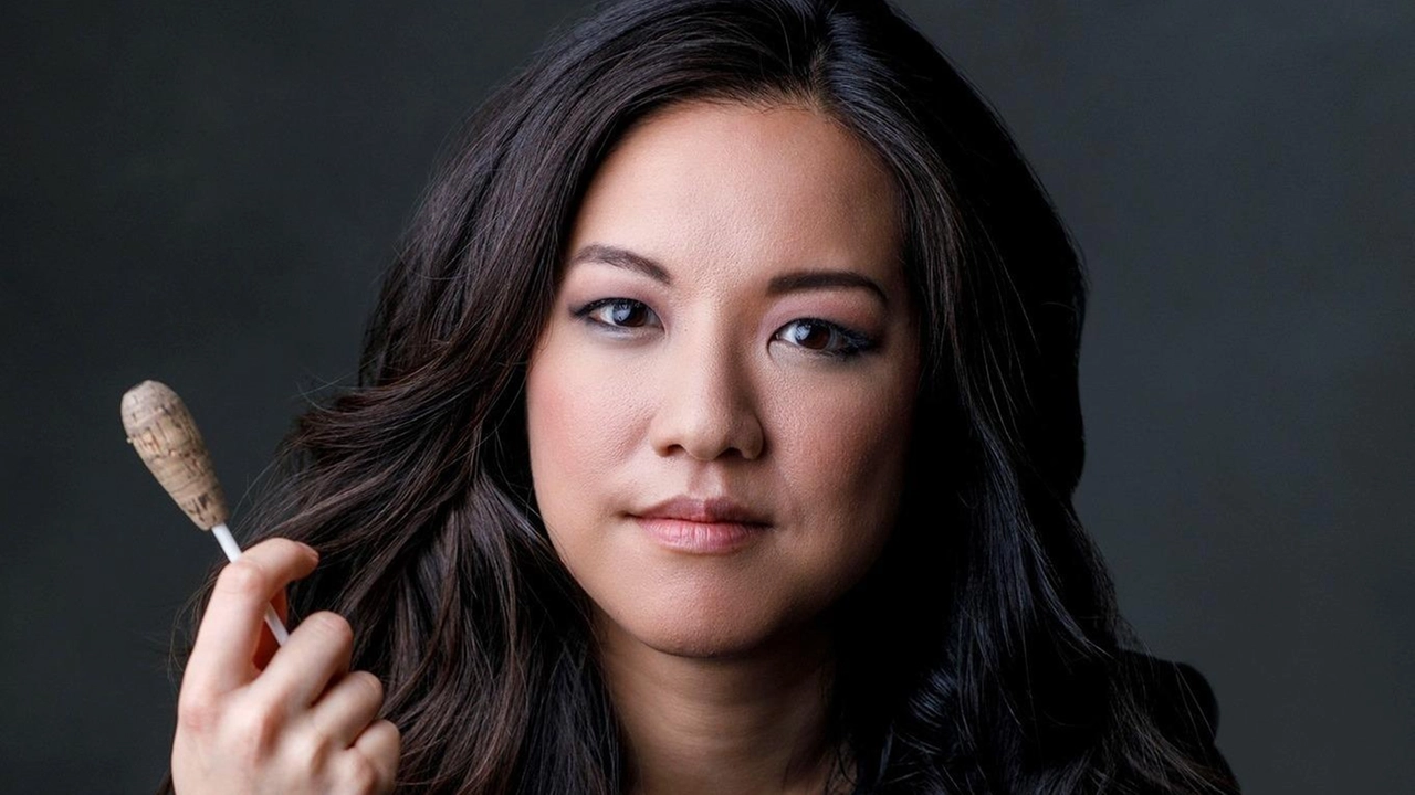 Erina Yashima, dopo il successo dello scorso anno, tornerà il 29 marzo al Pala Expo con l’Orchestra della Toscana e il solista Kristóf Baráti Erina Yashima, dopo il successo dello scorso anno, tornerà il 29 marzo al Pala Expo con l’Orchestra della Toscana e il solista Kristóf Baráti
