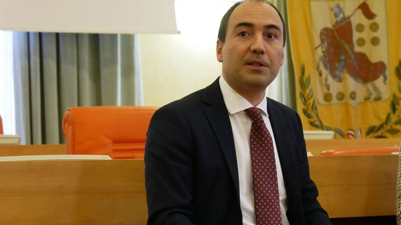 Il presidente della Provincia Simone Calamai