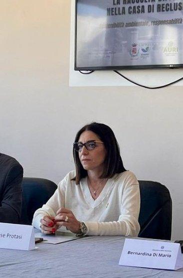 https://www.lanazione.it/image-service/view/acePublic/alias/contentid/OGUxMmY3YjktODc1My00/0/riconosciuto-il-figlio-di-due-mamme-spoleto-il-comune-applica-la-sentenza-della-corte-costituzionale.jpeg