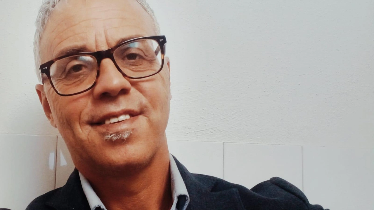 Andrea Pellegrini è docente di lettere all’alberghiero di Montecatini e dottore in ricerca in Italianistica Andrea Pellegrini è docente di lettere all’alberghiero di Montecatini e dottore in ricerca in Italianistica