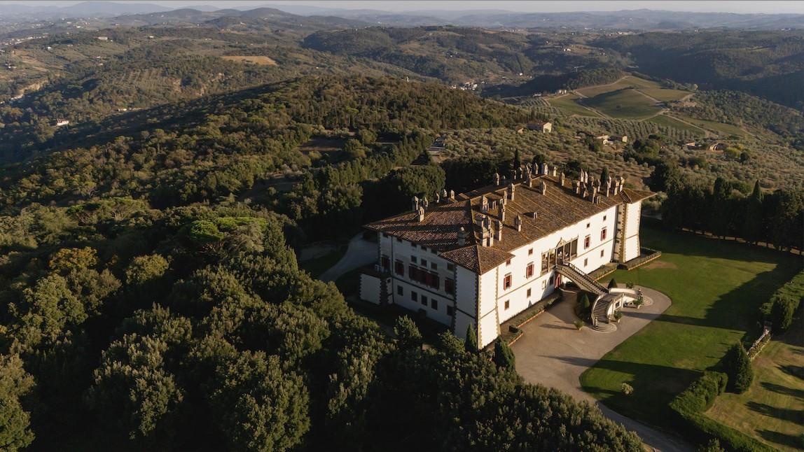https://www.lanazione.it/image-service/view/acePublic/alias/contentid/OGUxOWQzNTctNzM3YS00/0/villa-la-ferdinanda.jpeg