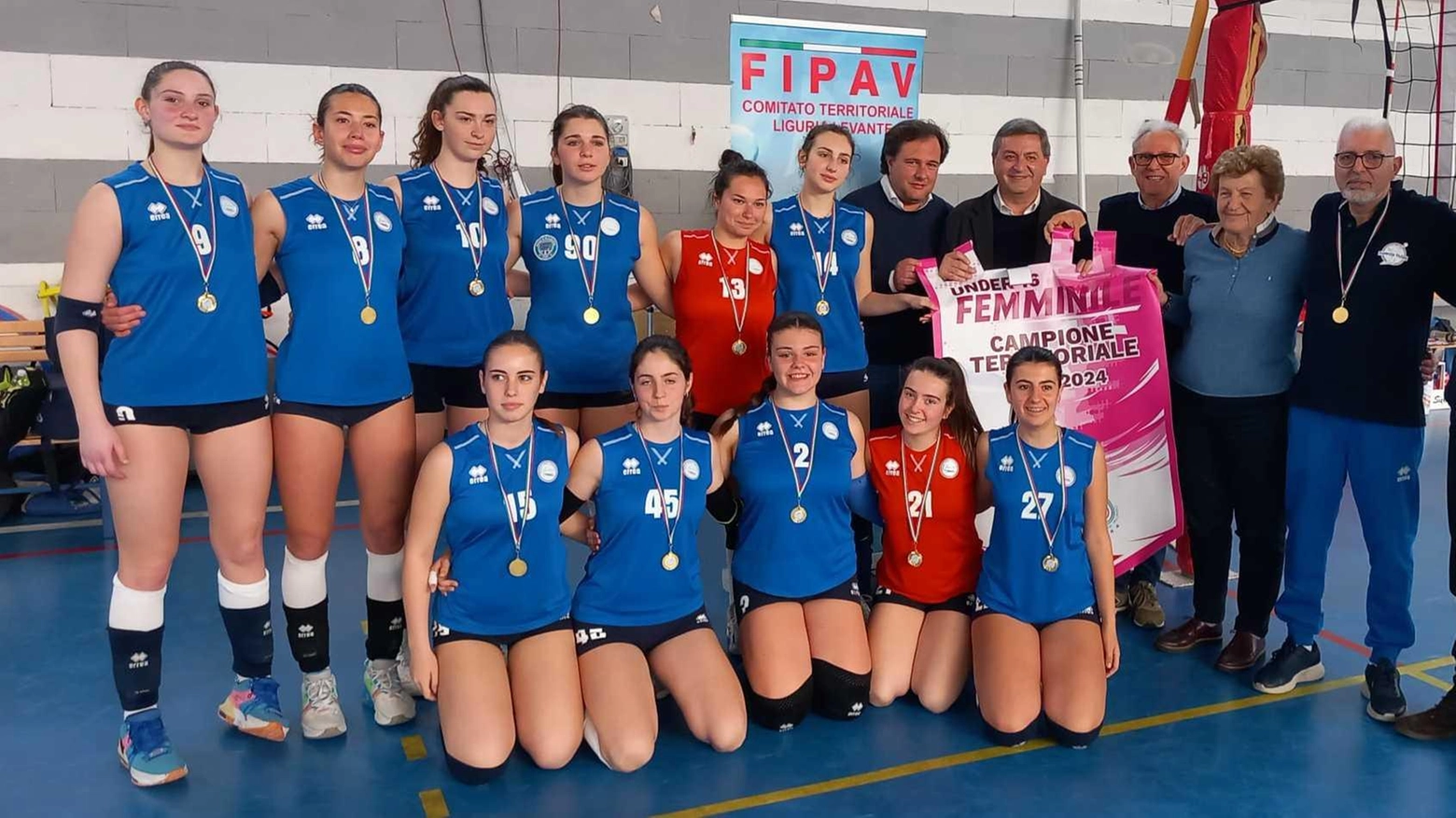 Il Lunezia Volley di Sarzana trionfa nell'Under 16 femminile, battendo l'Amis Chiavari e conquistando il titolo territoriale. La squadra si prepara ora per la fase regionale, guidata da coach Menconi e con talenti come Giangreco e Montemagni.