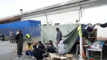 Chiesa in campo, la solidarietà non basta più