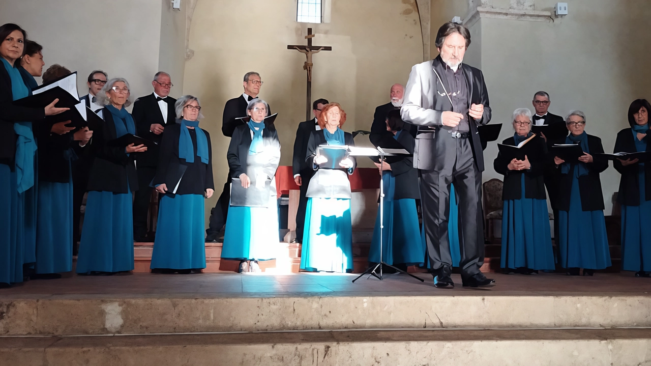 Il Coro è stato fondato nel 1974. Domani si esibirà in chiesa insieme ad altri gruppi della Maremma Il Coro è stato fondato nel 1974. Domani si esibirà in chiesa insieme ad altri gruppi della Maremma