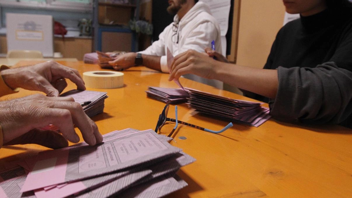 I Delghingariani in una nota: "Un’iniziativa autonoma che non coinvolge né impegna il governo locale". E l’avvocato replica: "Non passo all’opposizione, continuo a credere nel progetto che ci ha animato".
