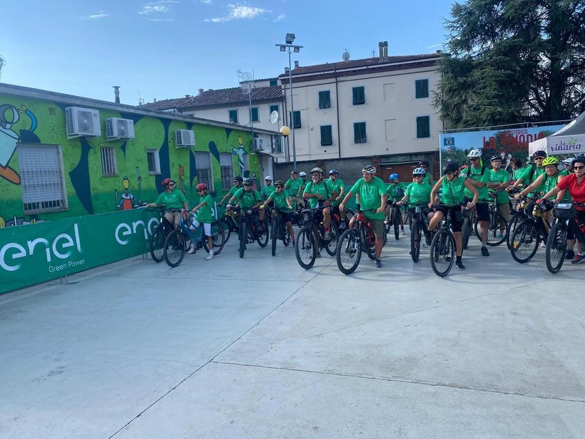 Ciclismo vintage e territorio. Un successo “La Vinaria 2025“. Spazio anche all’energia rinnovabile Ciclismo vintage e territorio. Un successo “La Vinaria 2025“. Spazio anche all’energia rinnovabile