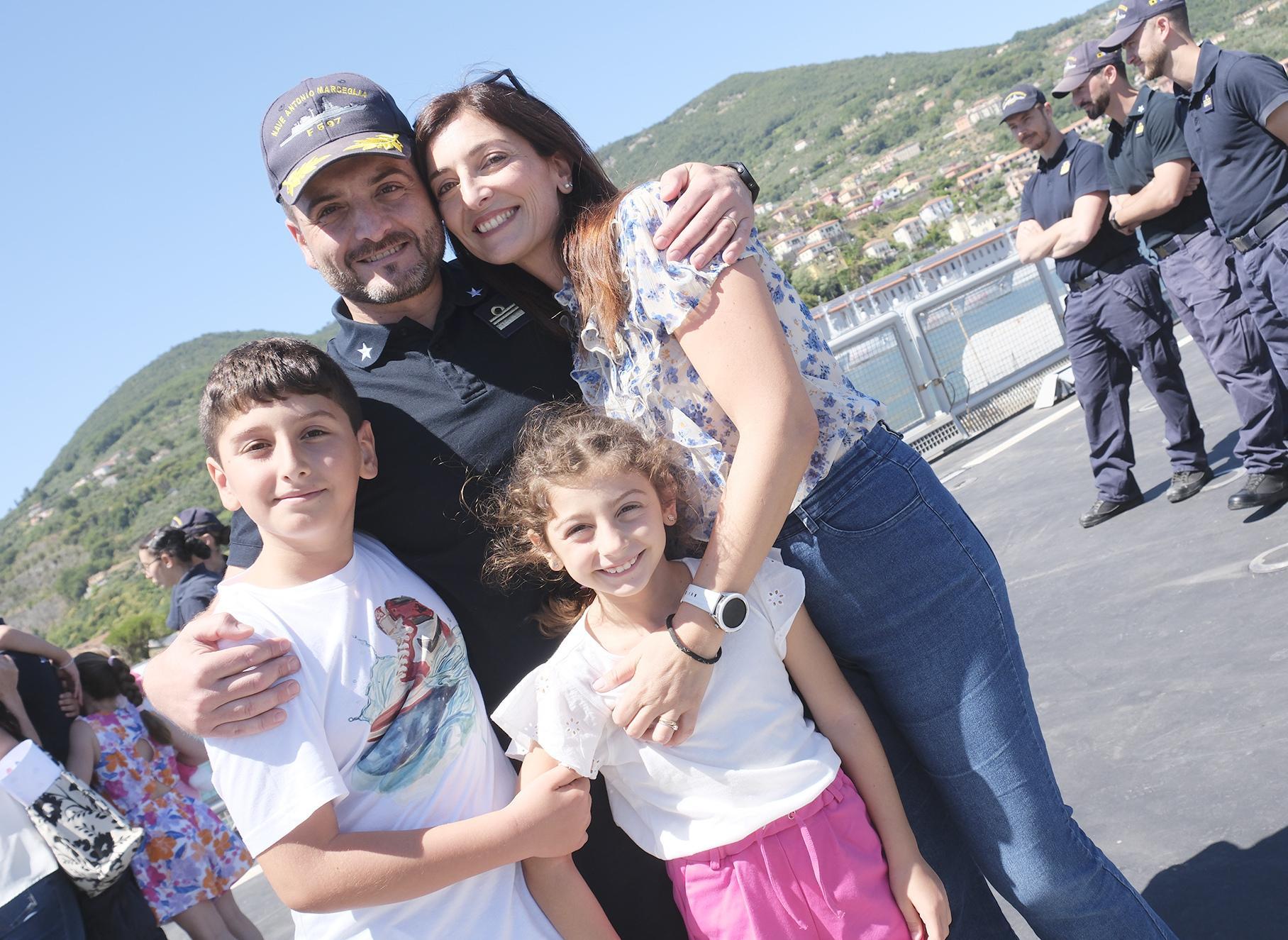 "Il made in Italy come bandiera". Il comandante fiero della missione "Il made in Italy come bandiera". Il comandante fiero della missione