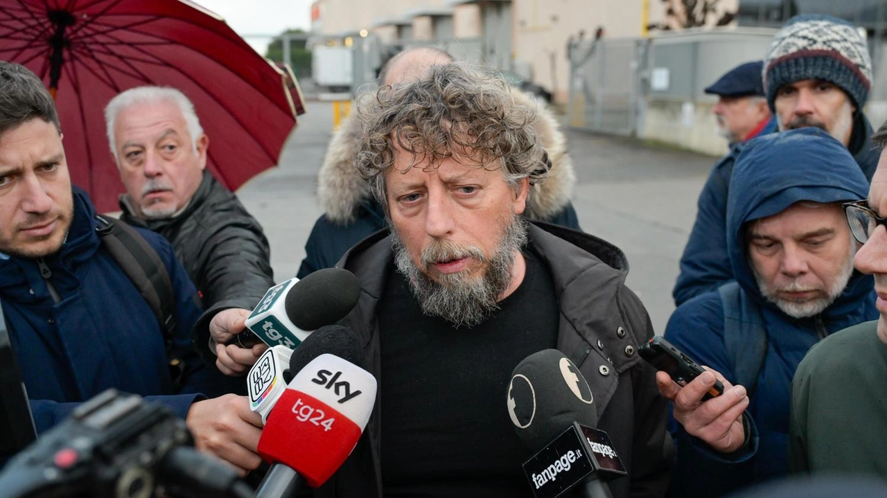 Giuseppe Carovani, sindaco di Calenzano, il governatore Eugenio Giani che ha annunciato il lutto regionale per domani e l’assessora Monia Monni Giuseppe Carovani, sindaco di Calenzano, il governatore Eugenio Giani che ha annunciato il lutto regionale per domani e l’assessora Monia Monni