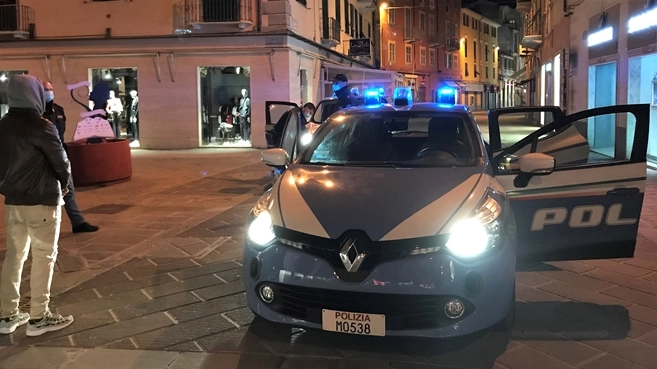 Controlli delle forze dell'ordine in centro Controlli delle forze dell'ordine in centro