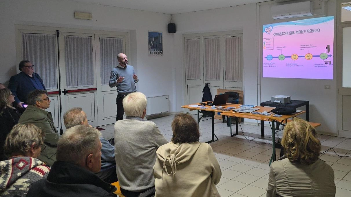 Molto partecipato l’incontro organizzato dal movimento “Il lago al centro“ a cui hanno preso parte decine di cittadini