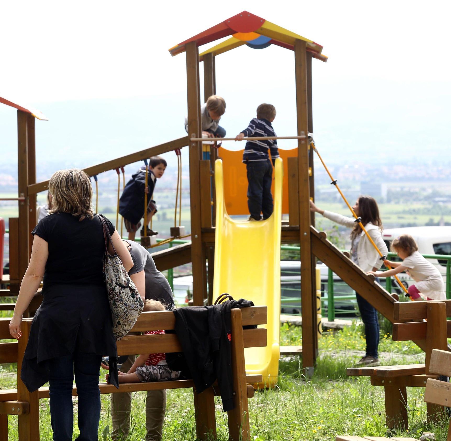 Offerta scarsa, sos campi solari: "Decine di famiglie nel dramma"