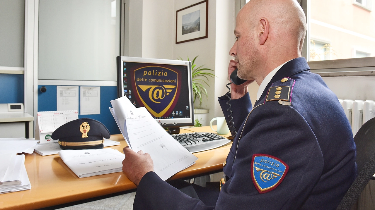 La Polizia Postale La Polizia Postale