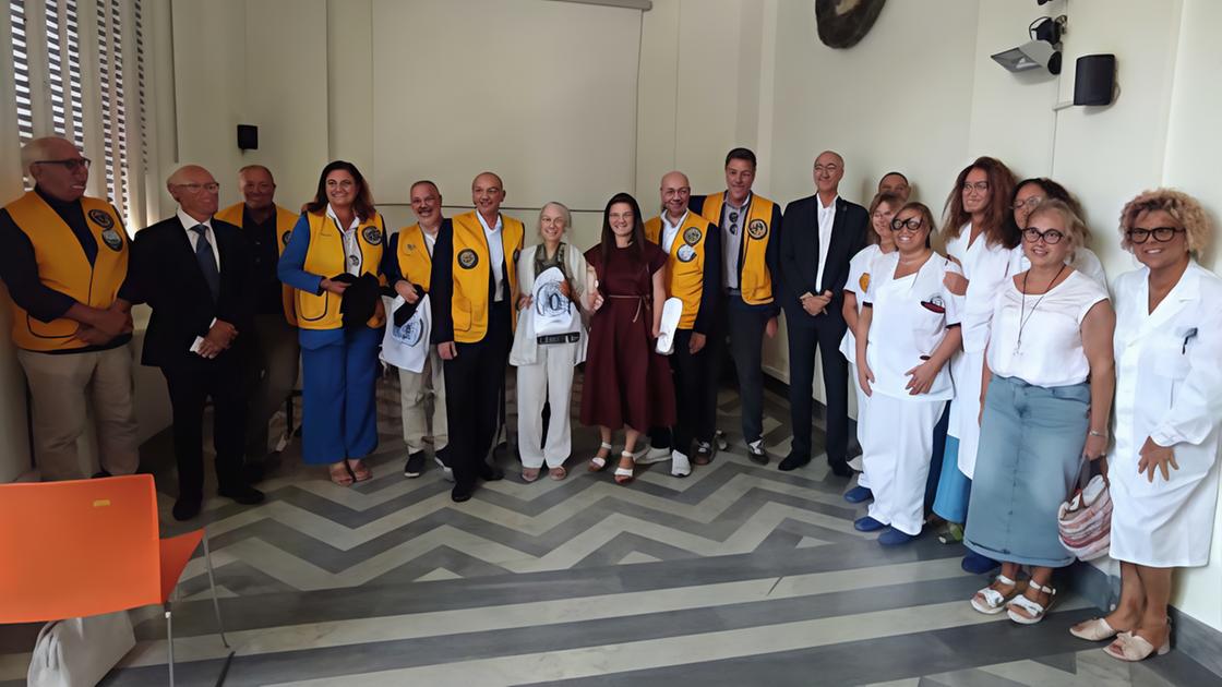 Ecco i Kit Lions Codice Rosa. Troppe le vittime di violenza un caso ogni tre giorni a Lucca Ecco i Kit Lions Codice Rosa. Troppe le vittime di violenza un caso ogni tre giorni a Lucca
