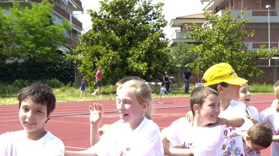 Con un milione di euro la Successori Adolfo Corsi e Marmi Canalgrande realizzeranno un’area per la corsa, l’atletica e il tempo libero. Terrazza panoramica, ristorante, palestra, segreteria e spogliatoi. Con un milione di euro la Successori Adolfo Corsi e Marmi Canalgrande realizzeranno un’area per la corsa, l’atletica e il tempo libero. Terrazza panoramica, ristorante, palestra, segreteria e spogliatoi.
