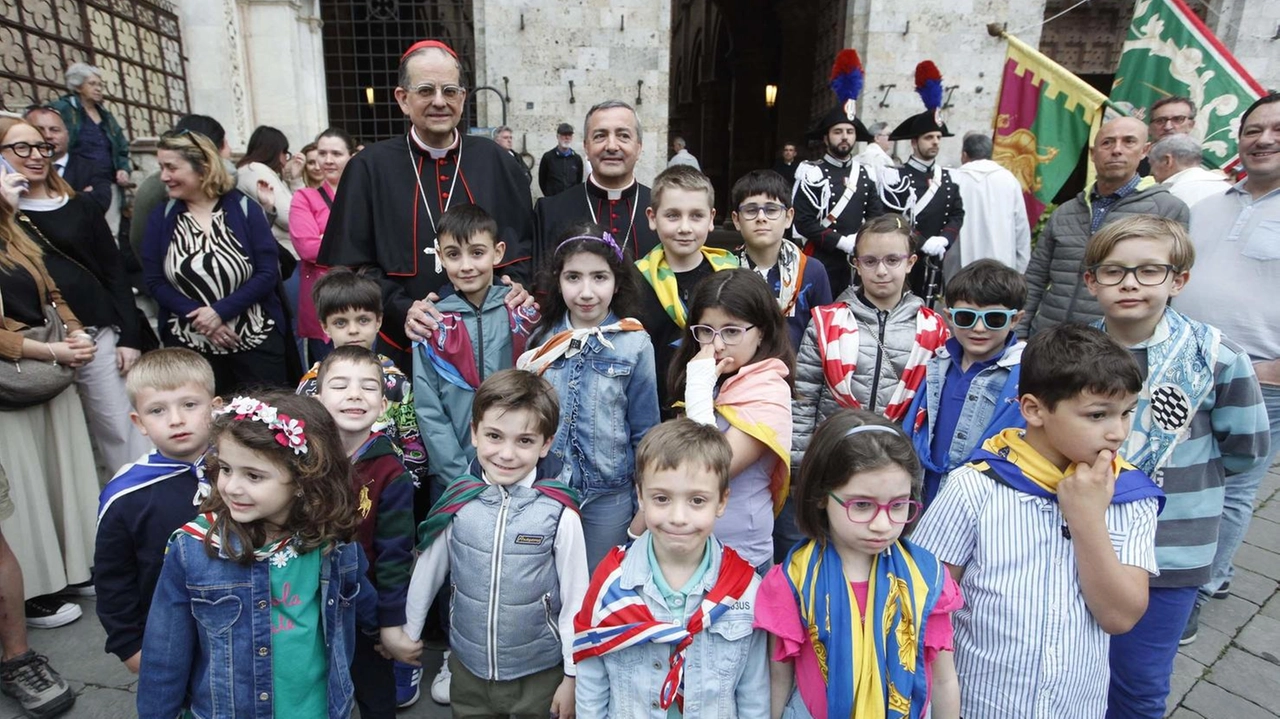 Premiati gli studenti che hanno partecipato al concorso ‘Pellegrini di speranza’. Le testimonianze di chi è stato aiutato dalla Caritas e dal centro ‘Comunità in dialogo’. Premiati gli studenti che hanno partecipato al concorso ‘Pellegrini di speranza’. Le testimonianze di chi è stato aiutato dalla Caritas e dal centro ‘Comunità in dialogo’.