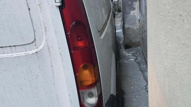 Lo spazio interno alle spalle del condominio tra via Strozzi e via Vincenzo da Filicaia è diventato una sorta di...