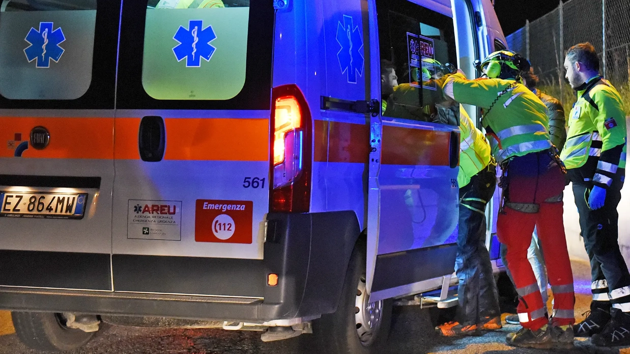 Un'ambulanza in una foto di repertorio Un'ambulanza in una foto di repertorio