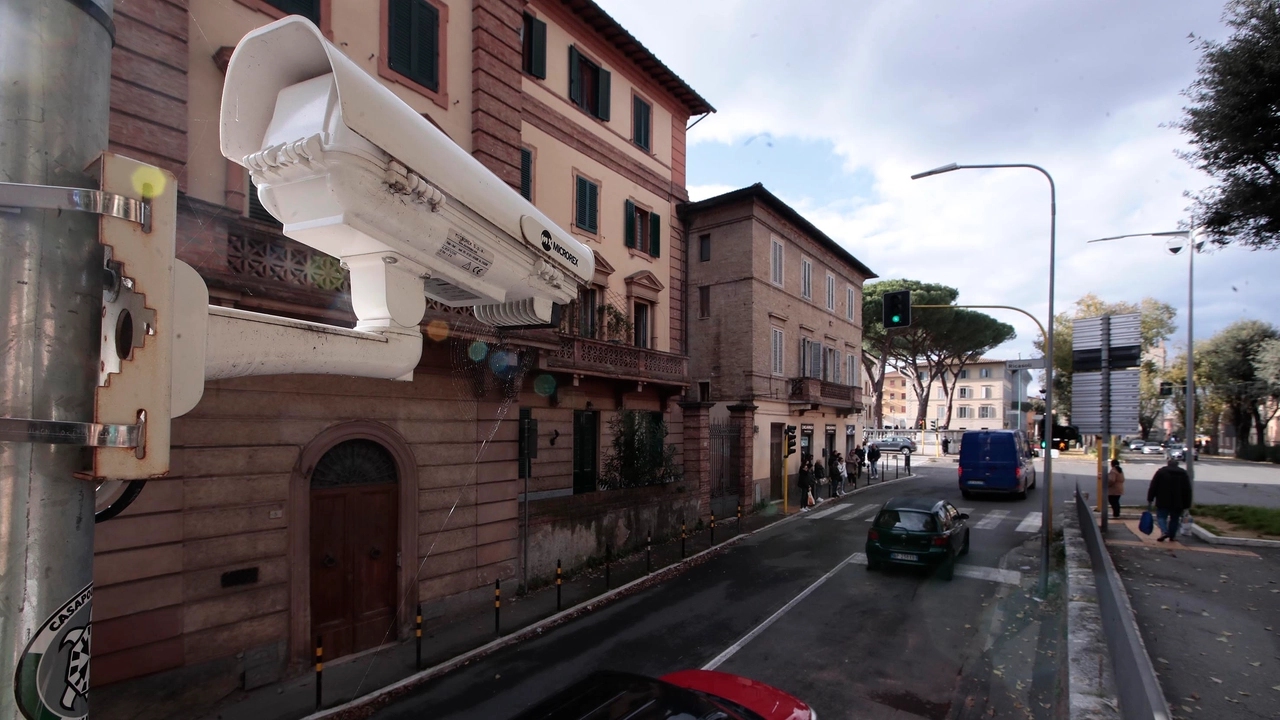 Il T-Red in via Ricasoli, all’incrocio con viale Vittorio Emanuele II Il T-Red in via Ricasoli, all’incrocio con viale Vittorio Emanuele II