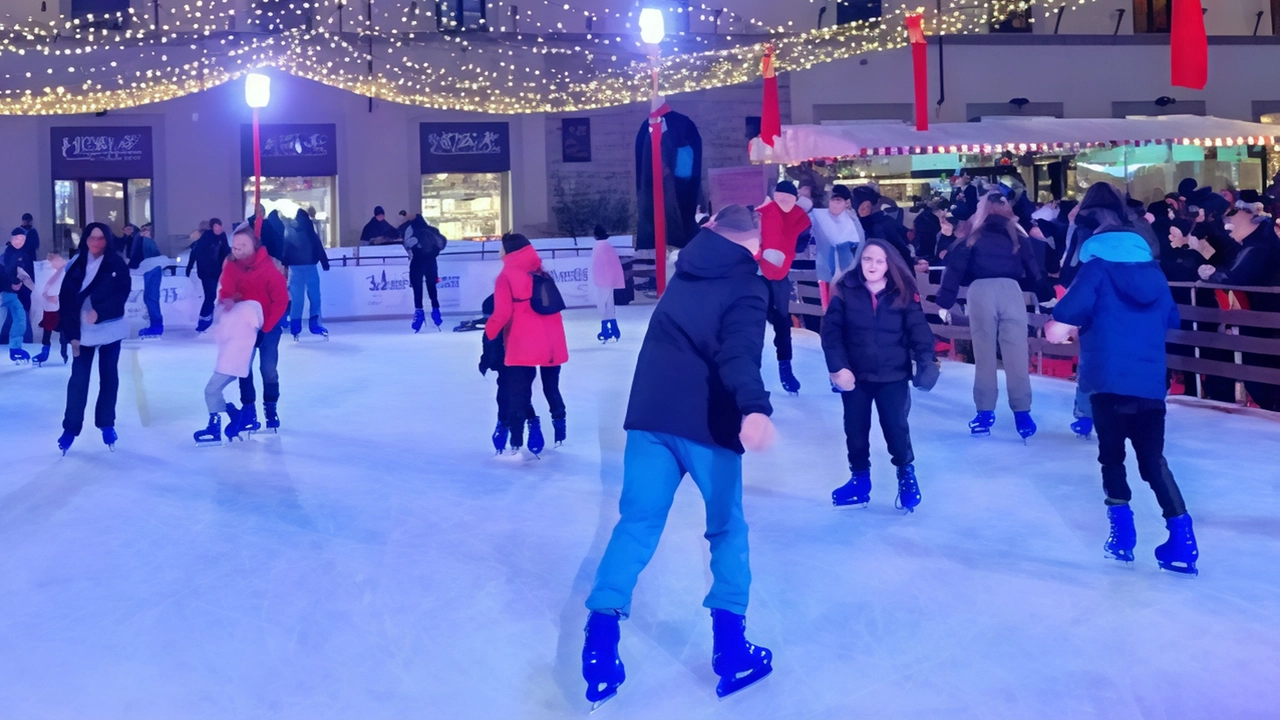 Confermato anche per il Natale 2024 il ritorno della pista di pattinaggio sul ghiaccio nel cuore del centro di San Giovanni Valdarno Confermato anche per il Natale 2024 il ritorno della pista di pattinaggio sul ghiaccio nel cuore del centro di San Giovanni Valdarno