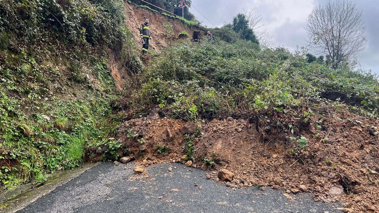 Frana a Vietina, strada chiusa e frazione isolata