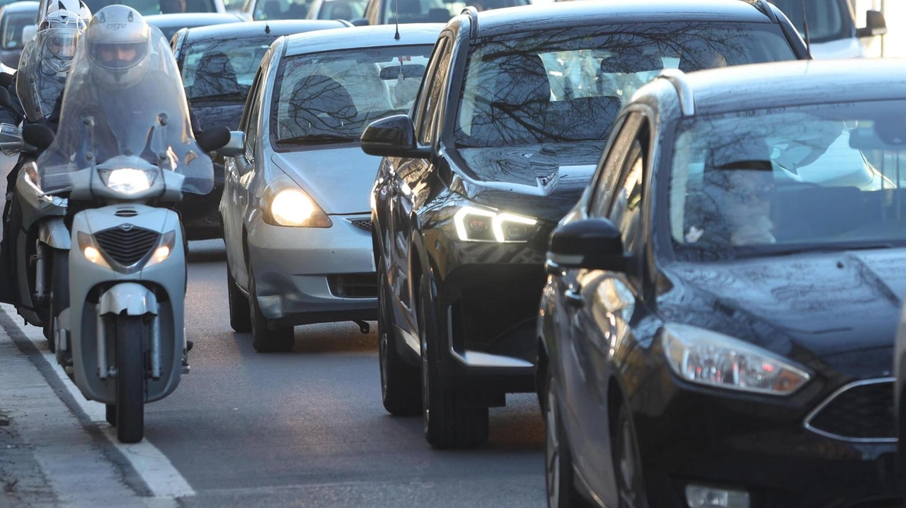I consiglieri di minoranza a Pieve a Nievole esprimono preoccupazione per la nuova viabilità e il traffico in alcune zone del paese. Problemi segnalati da residenti non ancora risolti dall'amministrazione. I consiglieri di minoranza a Pieve a Nievole esprimono preoccupazione per la nuova viabilità e il traffico in alcune zone del paese. Problemi segnalati da residenti non ancora risolti dall'amministrazione.