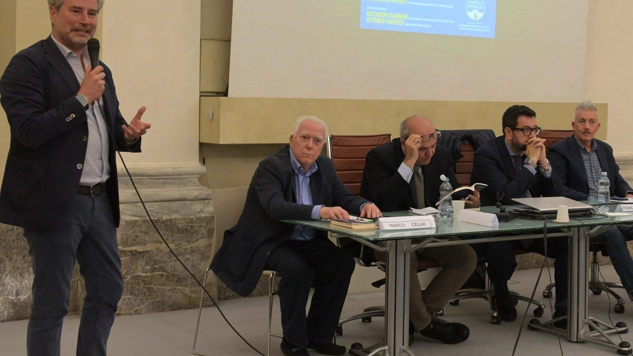 Mario Pardini durante il suo intervento sabato all’evento di FdI Mario Pardini durante il suo intervento sabato all’evento di FdI