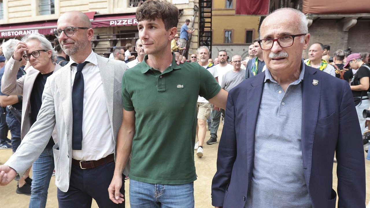 L’avvocato Comporti, per conto dell’artista Chiara Tambani, ha scritto a Comune, Contrada e fantino appellandosi agli articoli del codice civile . L’avvocato Comporti, per conto dell’artista Chiara Tambani, ha scritto a Comune, Contrada e fantino appellandosi agli articoli del codice civile .