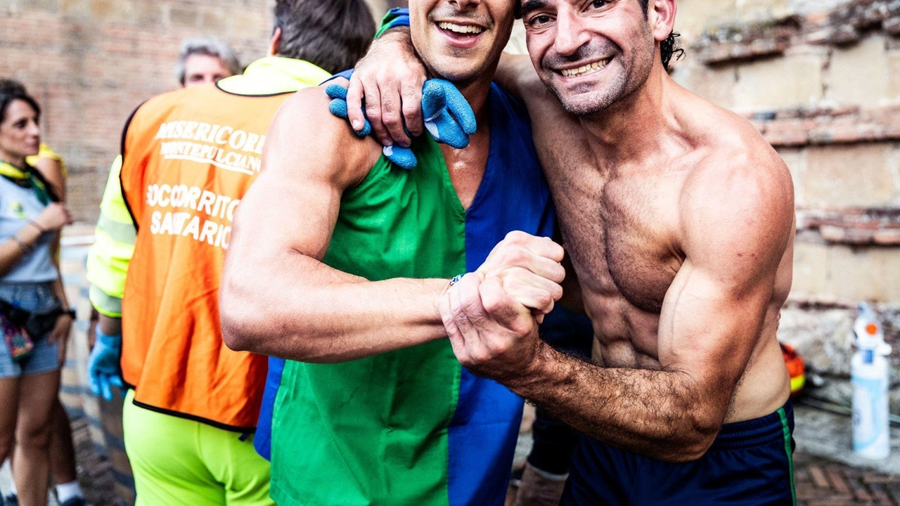 Alcuni momenti della festa che Cagnano attendeva da ben 34 anni Un successo leggendario Alcuni momenti della festa che Cagnano attendeva da ben 34 anni Un successo leggendario