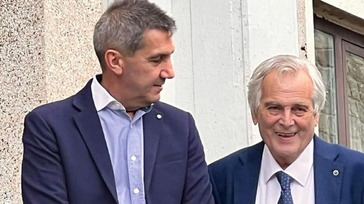 Il sindaco Franco Capocchi con l’ex primo cittadino (a destra). Luigi Vagaggini Il sindaco Franco Capocchi con l’ex primo cittadino (a destra). Luigi Vagaggini