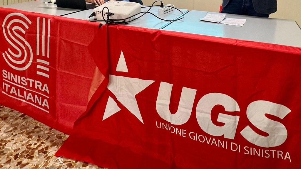 Più di 70 persone hanno partecipato al circolo Alahambra di Pisa, al primo appuntamento della scuola di formazione di Sinistra... Più di 70 persone hanno partecipato al circolo Alahambra di Pisa, al primo appuntamento della scuola di formazione di Sinistra...