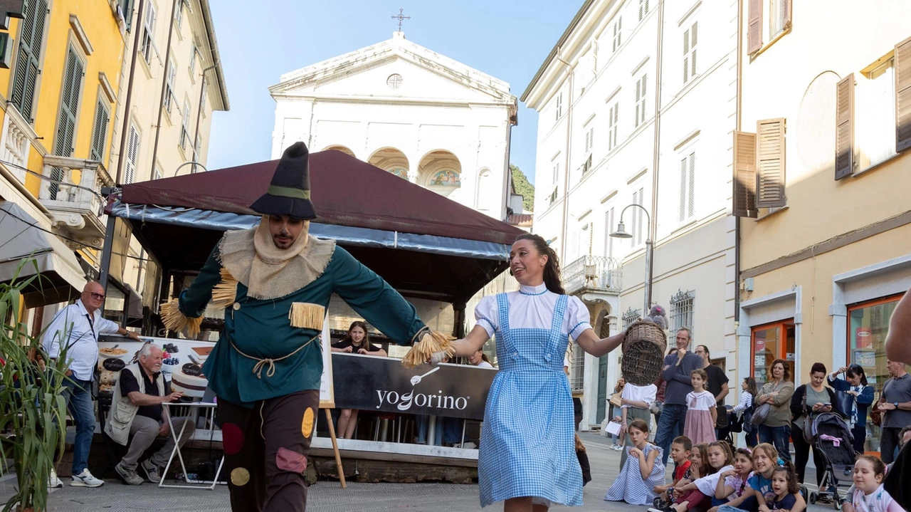 Una scena della prima edizione di “Ciak! Si gira” nel centro storico di Massa