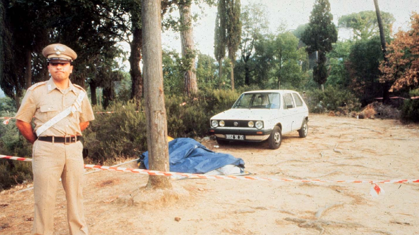 Settembre 1985: il mostro uccide nella piazzola di Scopeti due fidanzati francesi (New Press Photo)