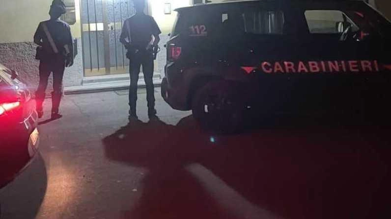 Sul posto, in viale Europa a Lammari, sono intervenuti i carabinieri Sul posto, in viale Europa a Lammari, sono intervenuti i carabinieri
