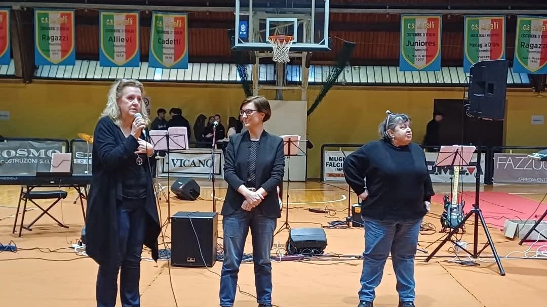 La responsabile ostetrica dell’Unità funzionale attività consultoriali della zona , Stefania Mugnai, la ginecologa Serena Pinzauti e l’ostetrica Laura Baroni La responsabile ostetrica dell’Unità funzionale attività consultoriali della zona , Stefania Mugnai, la ginecologa Serena Pinzauti e l’ostetrica Laura Baroni
